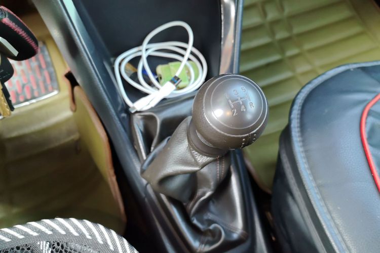 丰田 威驰 2014款 1.3L 手动型尚版中控内饰18