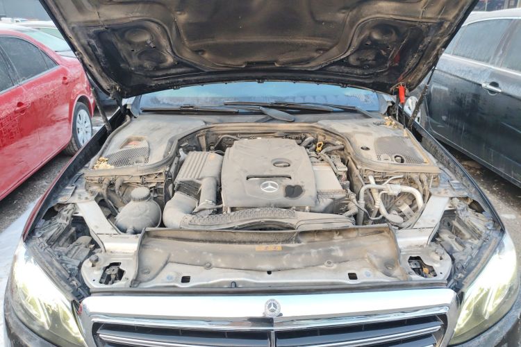 奔驰E级 2016款 E 300 L 运动豪华型局部细节24