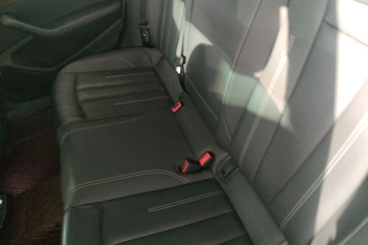 奥迪A4L 2020款 40 TFSI quattro 豪华致雅型中控内饰7004