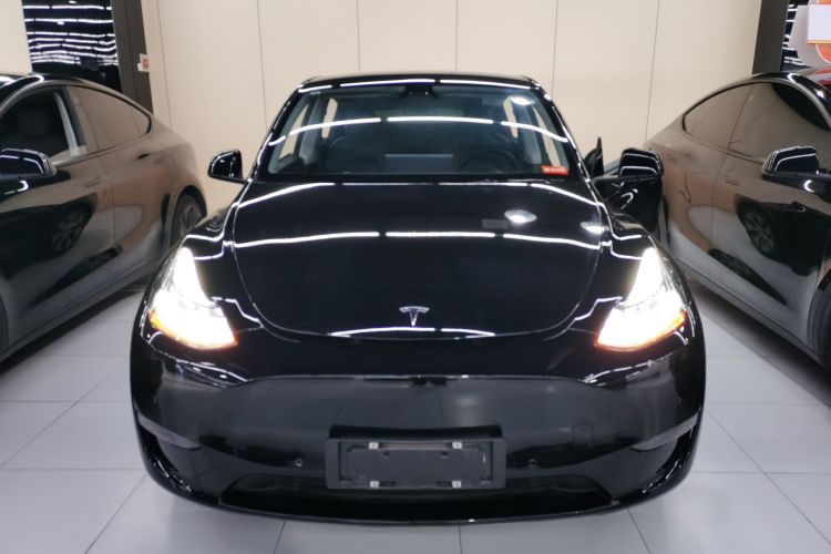 特斯拉 Model Y 2021款 标准续航后驱版车身外观2