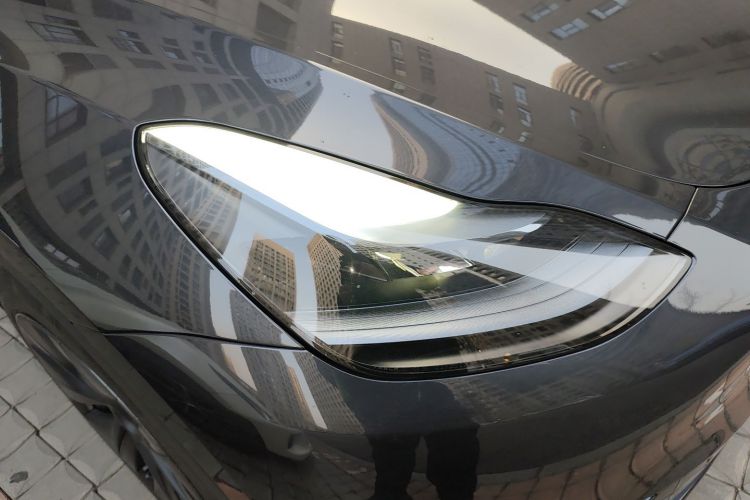 特斯拉 Model Y 2024款 后轮驱动版车身外观8