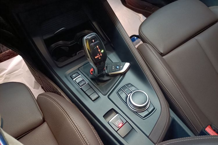 宝马X1 2021款 改款 sDrive20Li 时尚型中控内饰7001