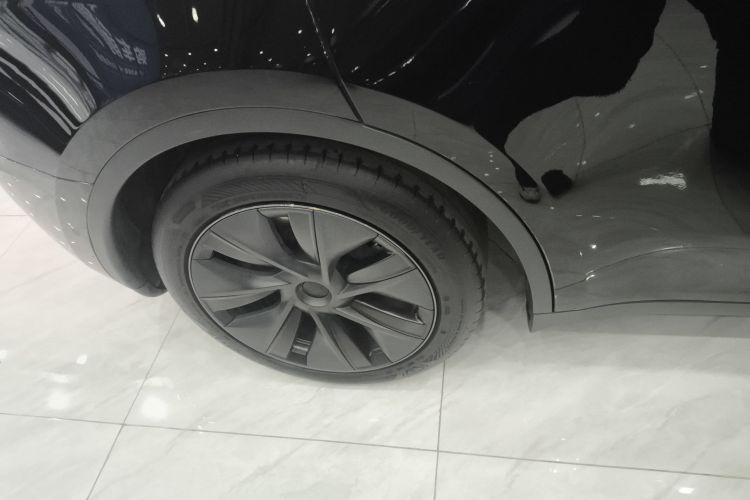 特斯拉 Model Y 2023款 后轮驱动版车身外观6008