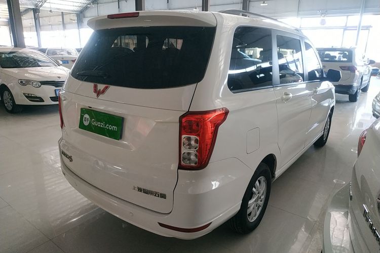 五菱汽车 五菱宏光 2018款 1.5L S舒适型L2B车身外观7