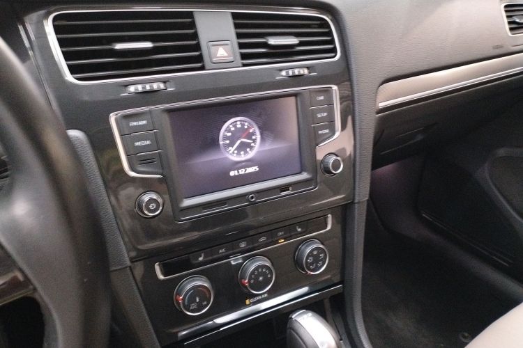 大众 高尔夫 2017款 230TSI 自动豪华百万辆纪念版中控内饰16