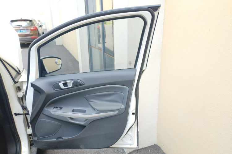 福特 翼搏 2013款 1.5L 手动风尚型中控内饰42