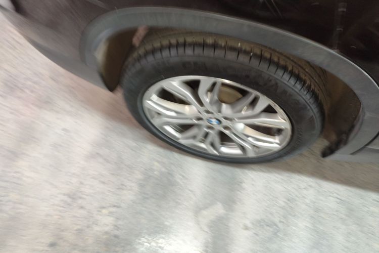 宝马X1 2019款 sDrive20Li 领先型车身外观6008