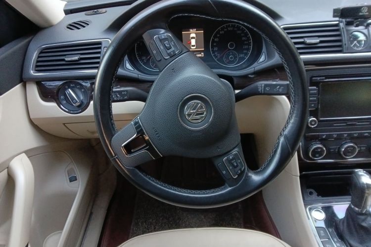 大众 帕萨特 2014款 1.8TSI DSG御尊版局部细节13