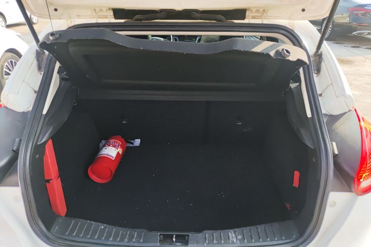 福特 福克斯 2017款 两厢 1.6L 自动风尚型智行版局部细节23