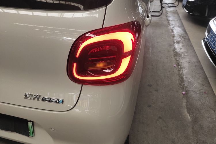 五菱汽车 宏光MINIEV 2025款 四门版 进阶款车身外观6006