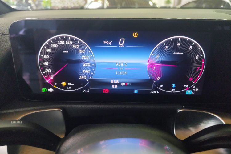 奔驰GLB 2024款 GLB 200 时尚型中控内饰14