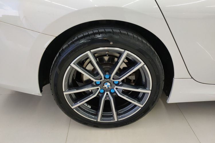 宝马3系 2023款 320Li M运动套装车身外观6008