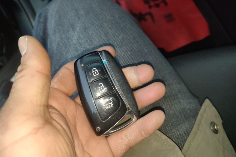 现代 胜达 2015款 2.0T 自动四驱智能型 5座中控内饰11