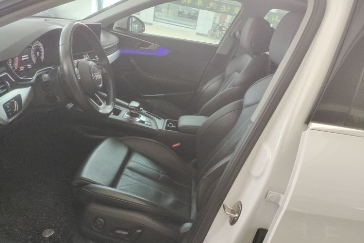 奥迪A4L 2022款 40 TFSI 时尚动感型中控内饰19