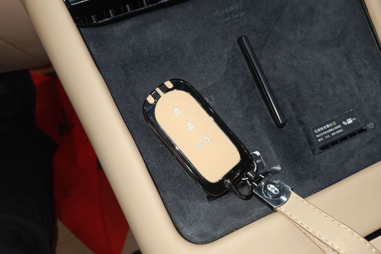 鸿蒙智行 问界M7 2024款 1.5T 智驾四驱Max版 5座中控内饰11