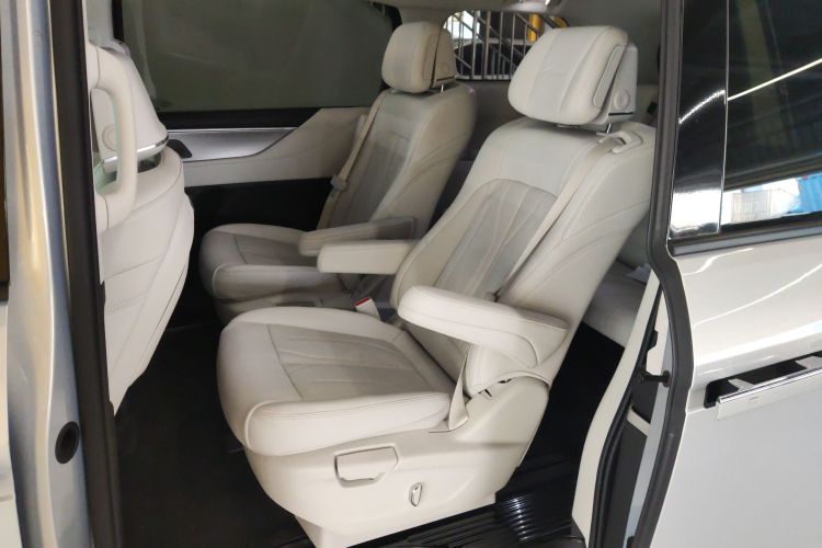 别克GL8新能源 2024款 陆尊 智享版 7座中控内饰7004