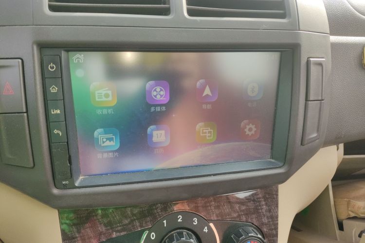 北汽威旺M30 2015款 1.5L基本型DAM15中控内饰16