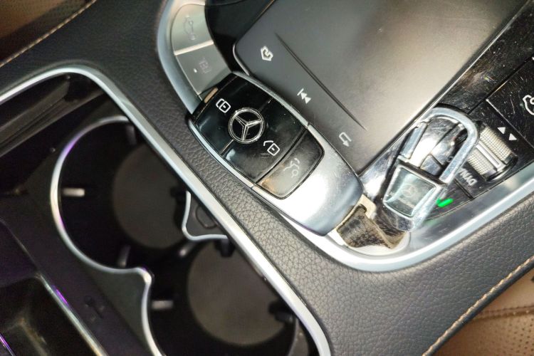 奔驰S级 2020款 S 350 L 尊享型 臻藏版中控内饰11