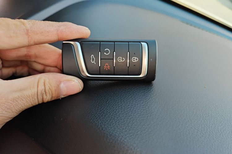 广汽传祺 传祺M6 2023款 PRO 270T DCT豪华版中控内饰11