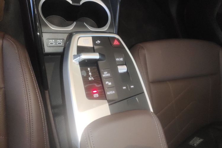 宝马X1 2023款 xDrive25Li X设计套装中控内饰18