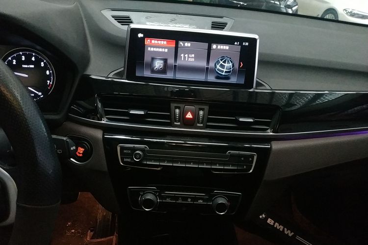 宝马X1 2020款 sDrive20Li 时尚型中控内饰16