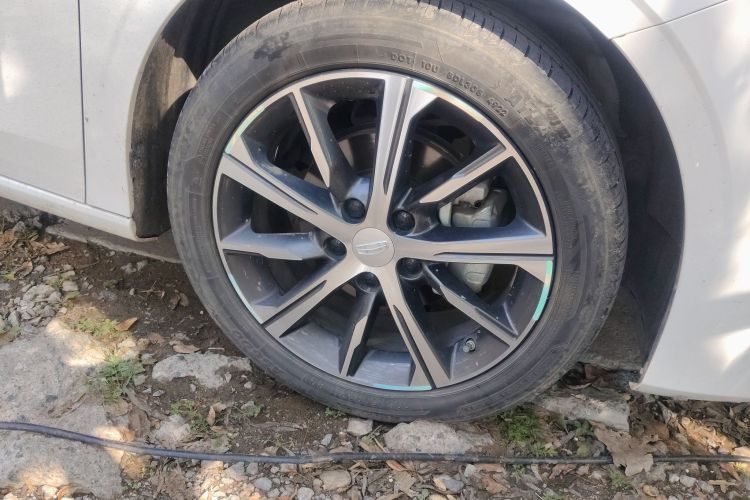 吉利汽车 帝豪 2022款 第4代 1.5L CVT尊贵型车身外观10