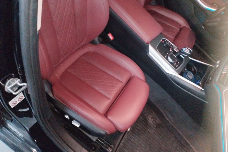 宝马3系 2022款 改款 325Li M运动曜夜套装局部细节41