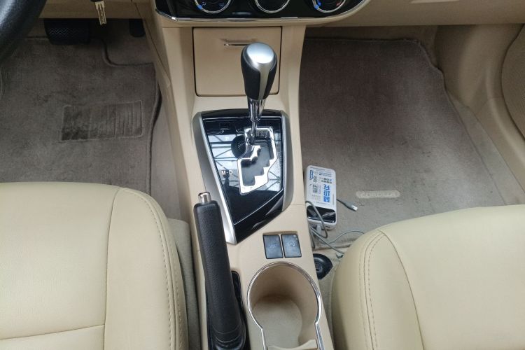 丰田 卡罗拉 2017款 1.2T CVT GL局部细节18