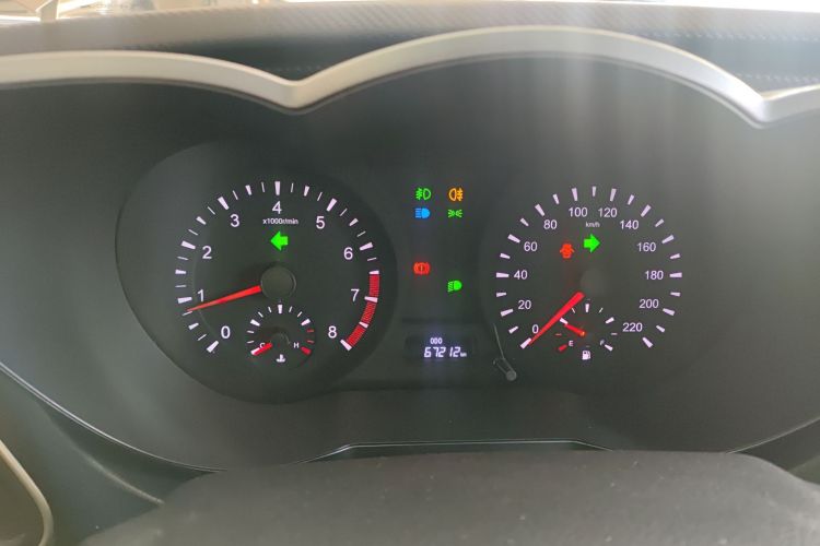 海马 福美来 2015款 1.6L 手动品尚型中控内饰14