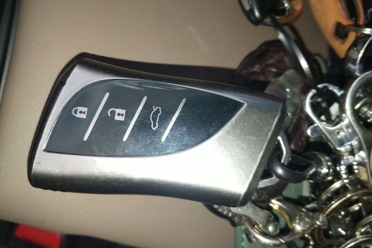 雷克萨斯ES 2022款 300h 卓越版中控内饰11