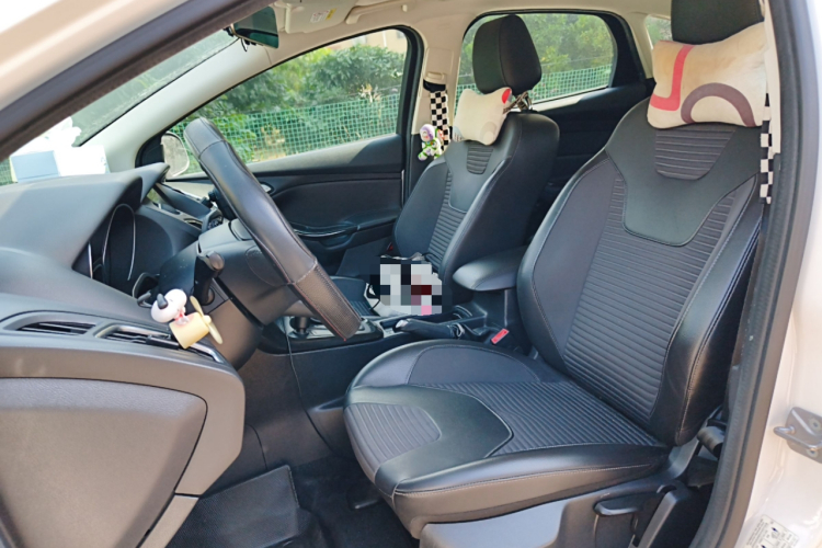 福特 福克斯 2018款 两厢经典 EcoBoost 180 自动精英型中控内饰19