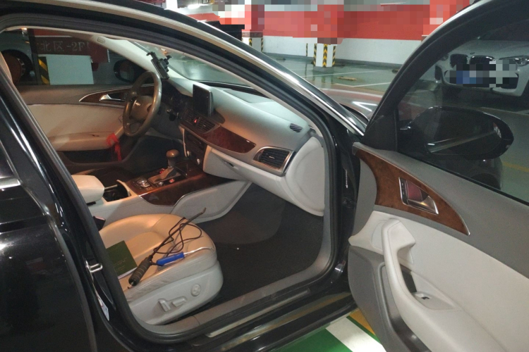 奥迪A6L 2012款 30 FSI 舒适型局部细节9005