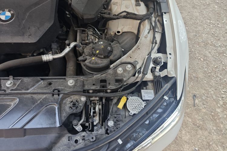 宝马3系 2022款 改款 325Li M运动曜夜套装局部细节9007