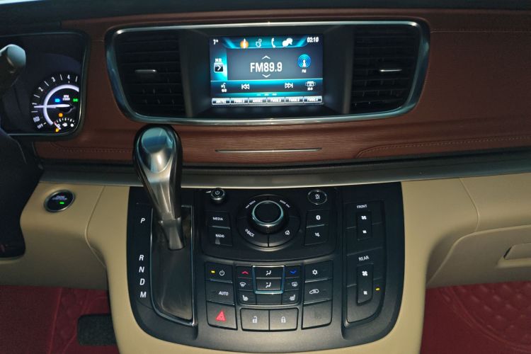 别克GL8 2018款 28T 尊贵型 国VI中控内饰16