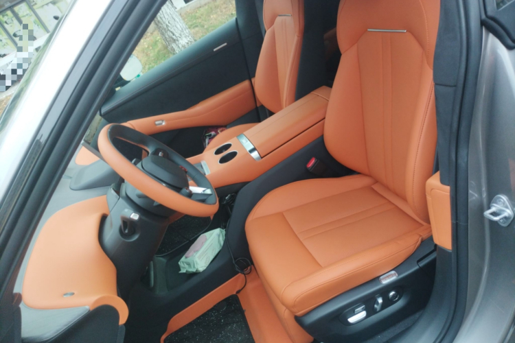 小米汽车 小米YU7 2025款 超长续航高性能四驱Max版中控内饰19