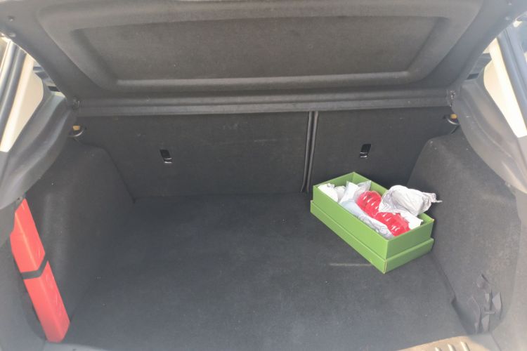 福特 福克斯 2015款 两厢 EcoBoost 125 手动超能风尚型机舱底盘23