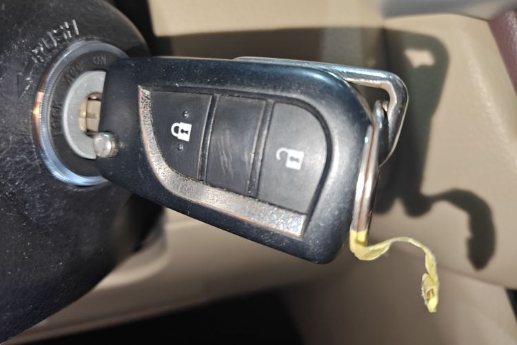 丰田 汉兰达 2017款 2.0T 两驱精英版 5座中控内饰7001