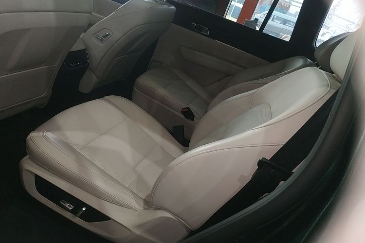 理想汽车 理想ONE 2021款 增程6座版中控内饰21