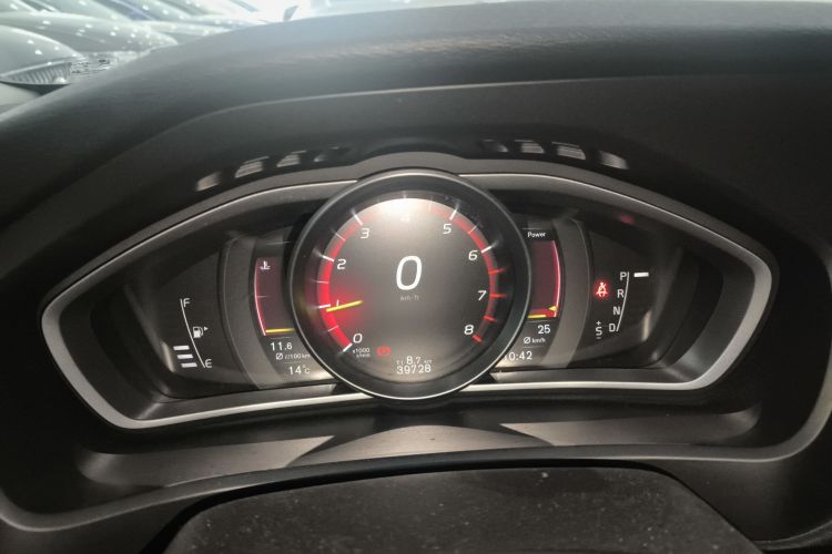 沃尔沃V40 2019款 T3 智逸版中控内饰14