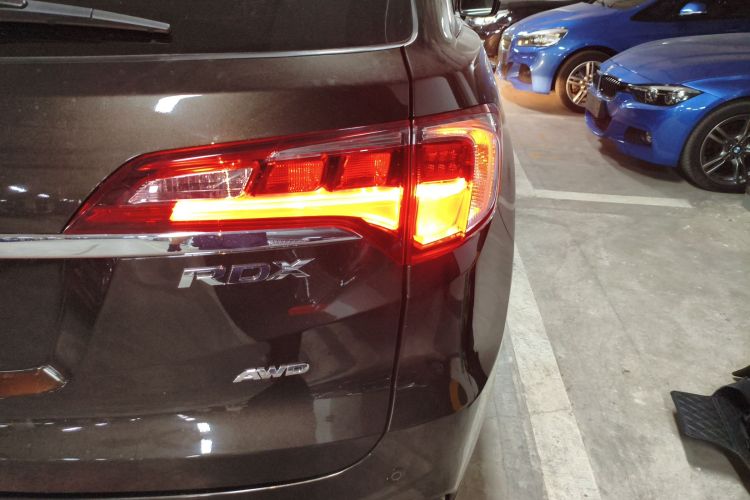 讴歌RDX(进口) 2016款 3.0L 四驱尊享版车身外观9