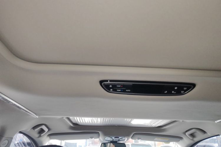 广汽传祺 传祺M8 2023款 领秀系列 390T 尊贵版中控内饰22