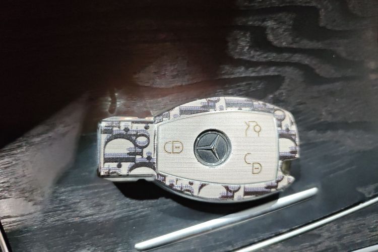 奔驰C级 2017款 改款 C 200 L 运动版中控内饰7001