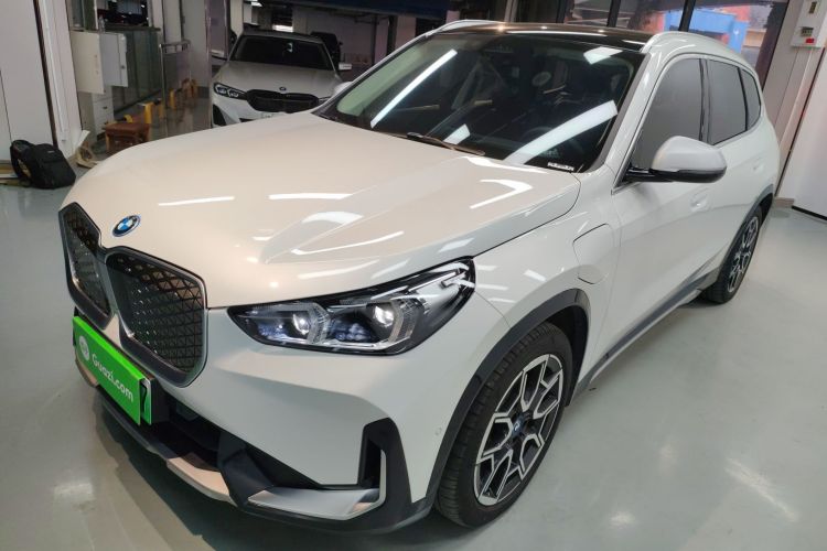 宝马iX1 2023款 xDrive30L X设计套装车身外观1
