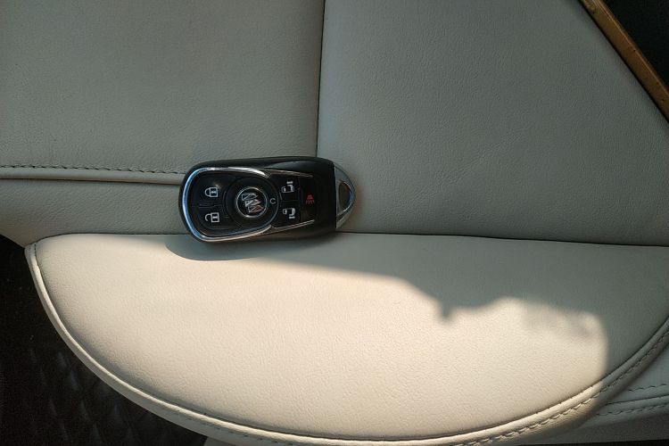 别克GL8 2023款 ES陆尊 尊享型中控内饰11