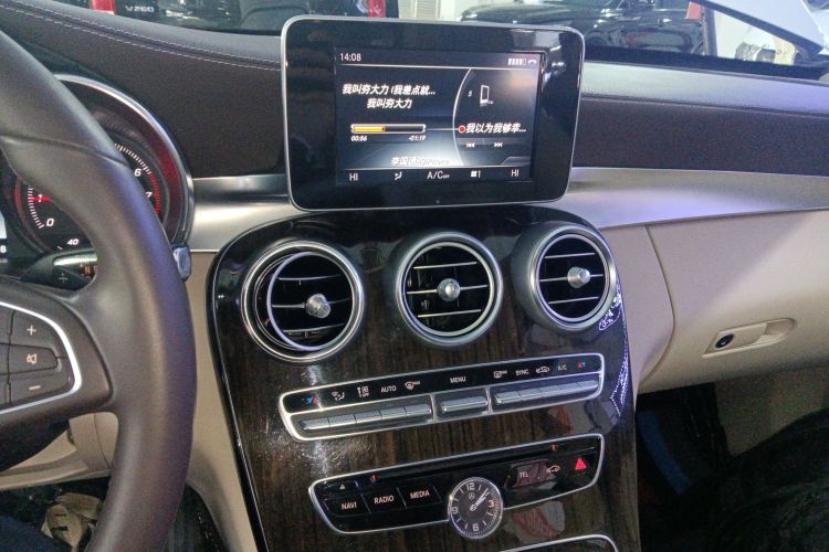 奔驰C级 2016款 C 200 L中控内饰16