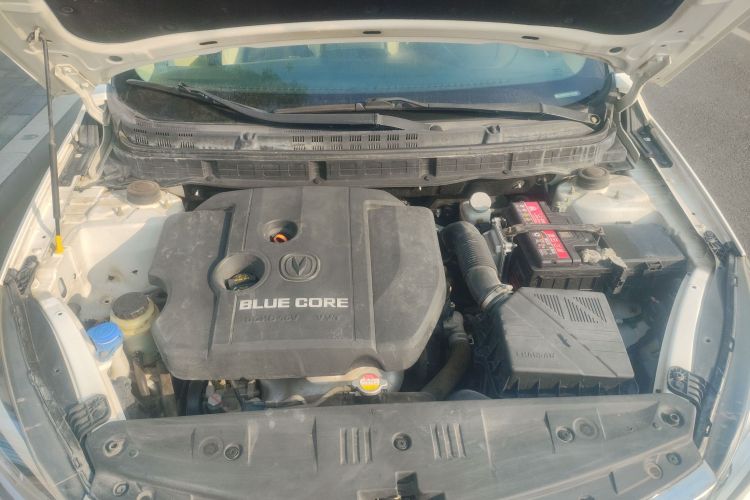 长安 悦翔V7 2015款 1.6L 手动乐享型 国V机舱底盘24