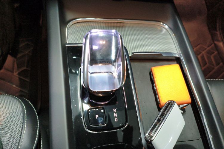 沃尔沃XC60新能源 2025款 插电式混动 长续航四驱智远运动版中控内饰18