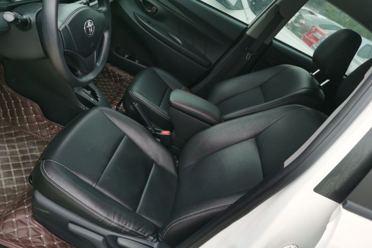 丰田 威驰FS 2017款 1.5L CVT锋驰版中控内饰19