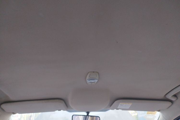 福特 福克斯 2012款 三厢 1.6L 手动舒适型中控内饰22