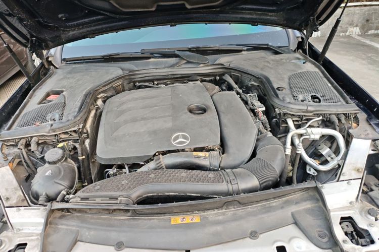 奔驰E级 2020款 改款 E 300 L 运动时尚型机舱底盘24